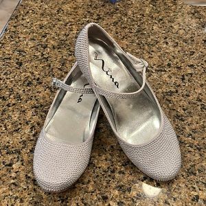 Girl’s Nina brand dress shoes
